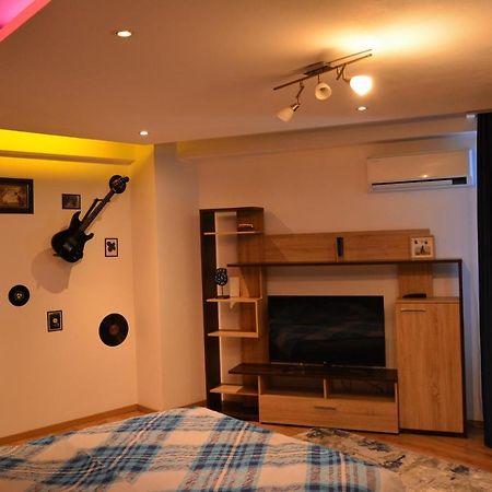 M@D Music Apartment Temeşvar Dış mekan fotoğraf